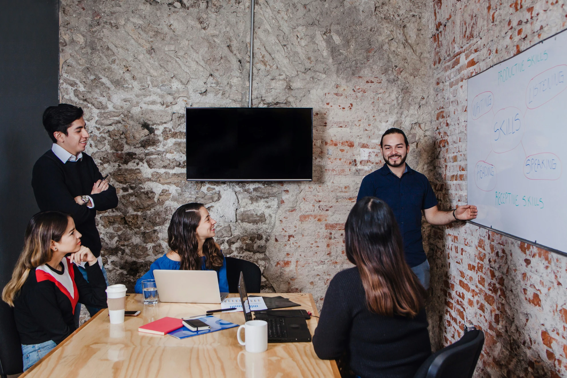 How to conduct workshops for creative industry?